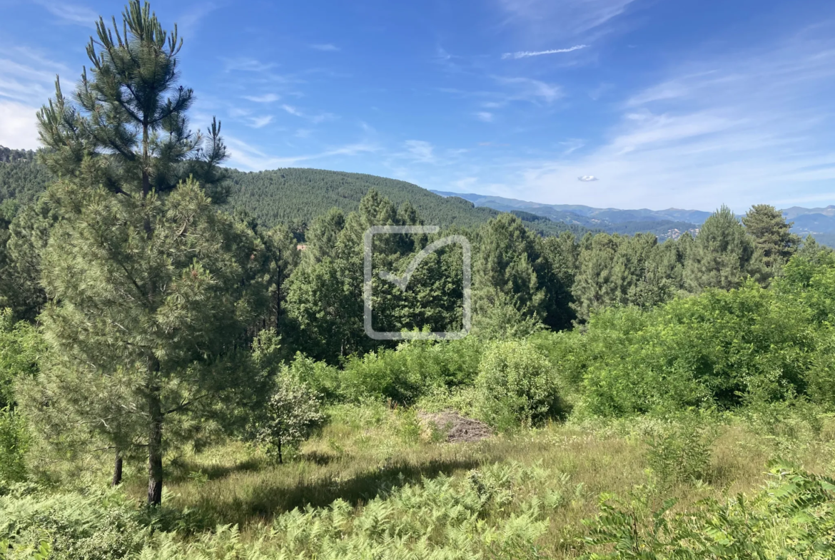 Terrain à bâtir de 1818 m2 avec vue magnifique à Mercuer 