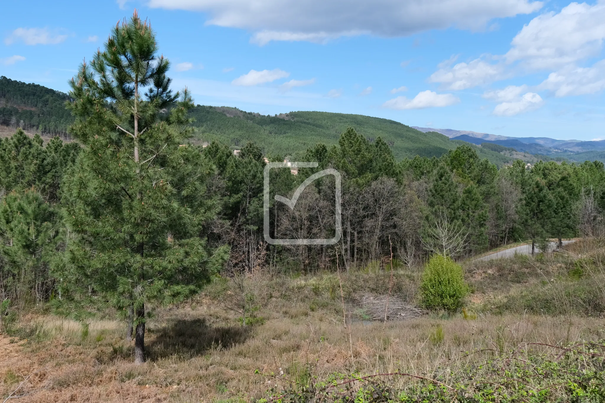 Terrain à bâtir de 1818 m2 avec vue magnifique à Mercuer 