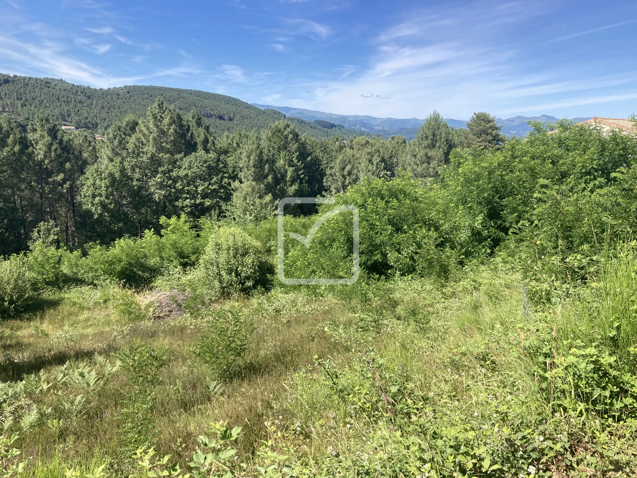 Terrain à bâtir de 1818 m2 avec vue magnifique à Mercuer 