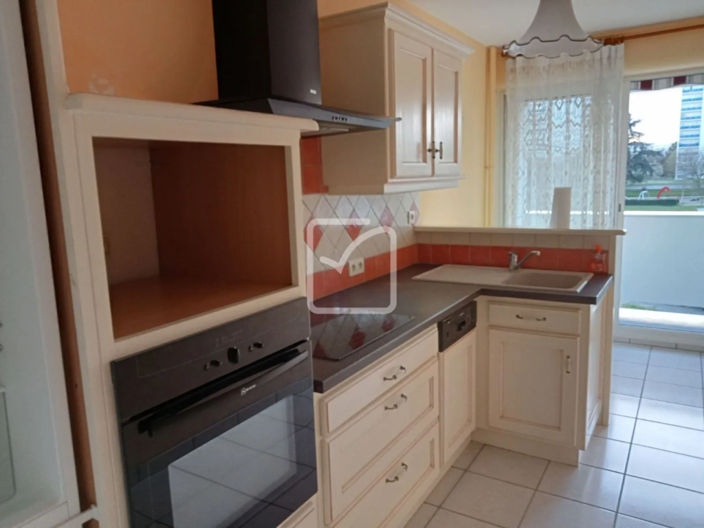 Appartement F4 à vendre à Poitiers, 2 chambres avec balcon