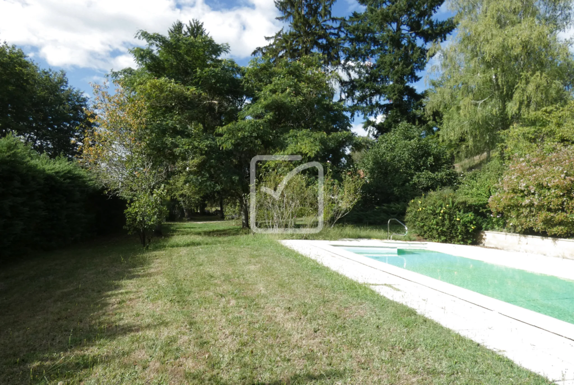 Maison rare au calme dans une région touristique près de Beaulieu-sur-Dordogne 