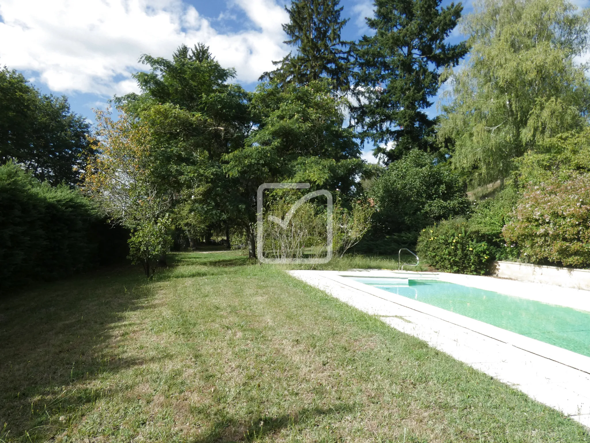 Maison rare au calme dans une région touristique près de Beaulieu-sur-Dordogne 