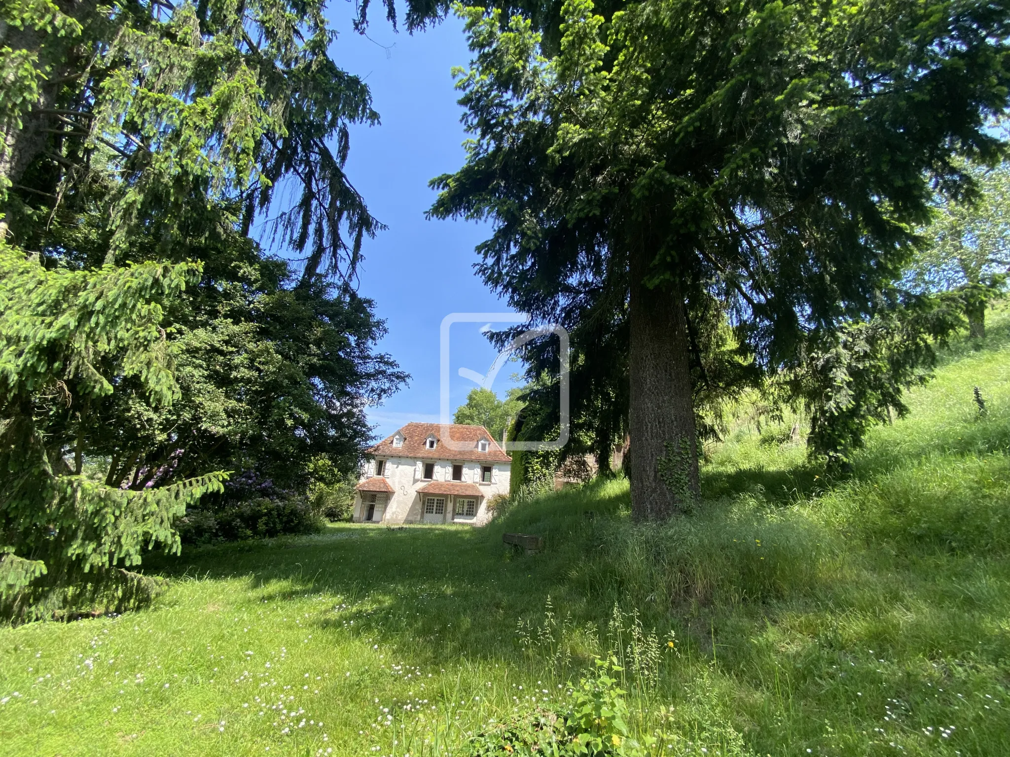 Maison rare au calme dans une région touristique près de Beaulieu-sur-Dordogne 