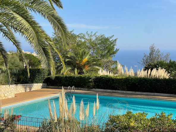 Studio à rénover à Nice OUEST avec vue mer et garage