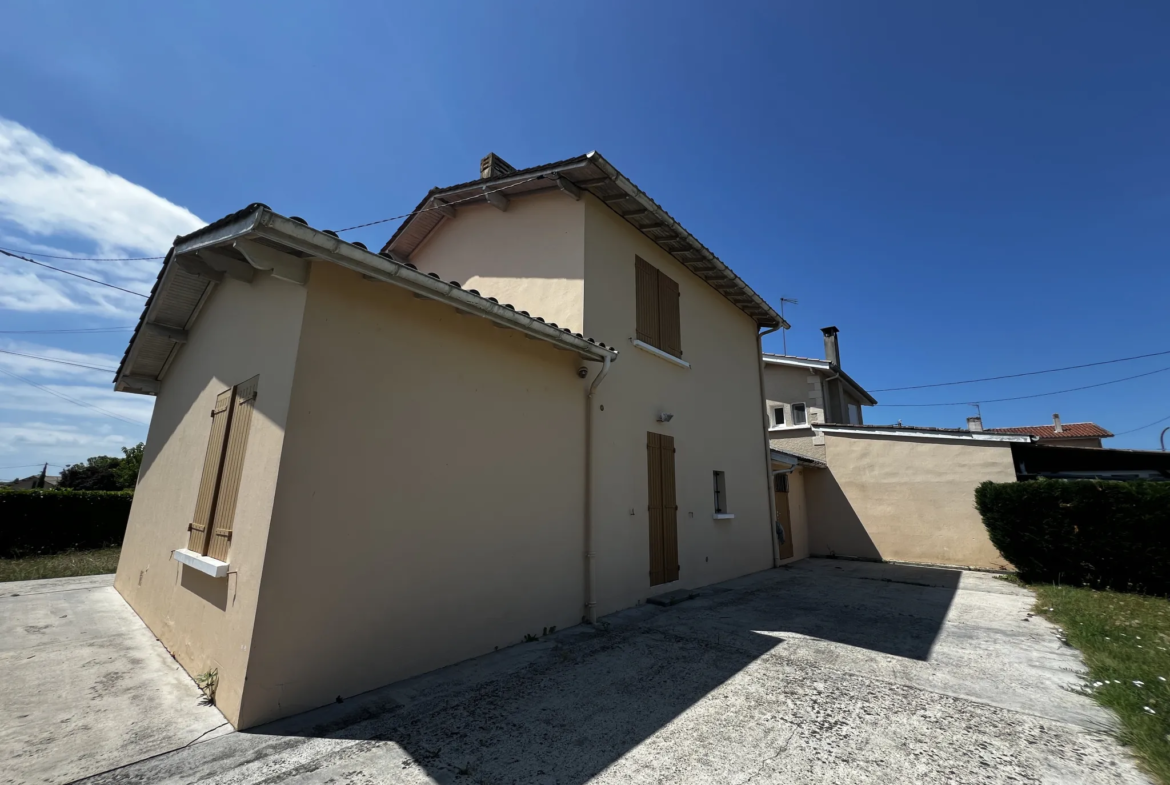 Maison à vendre à Bazas - 3 chambres et jardin 