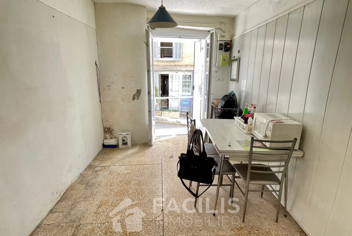 Appartement T2 à rénover à Valensole (04210) 