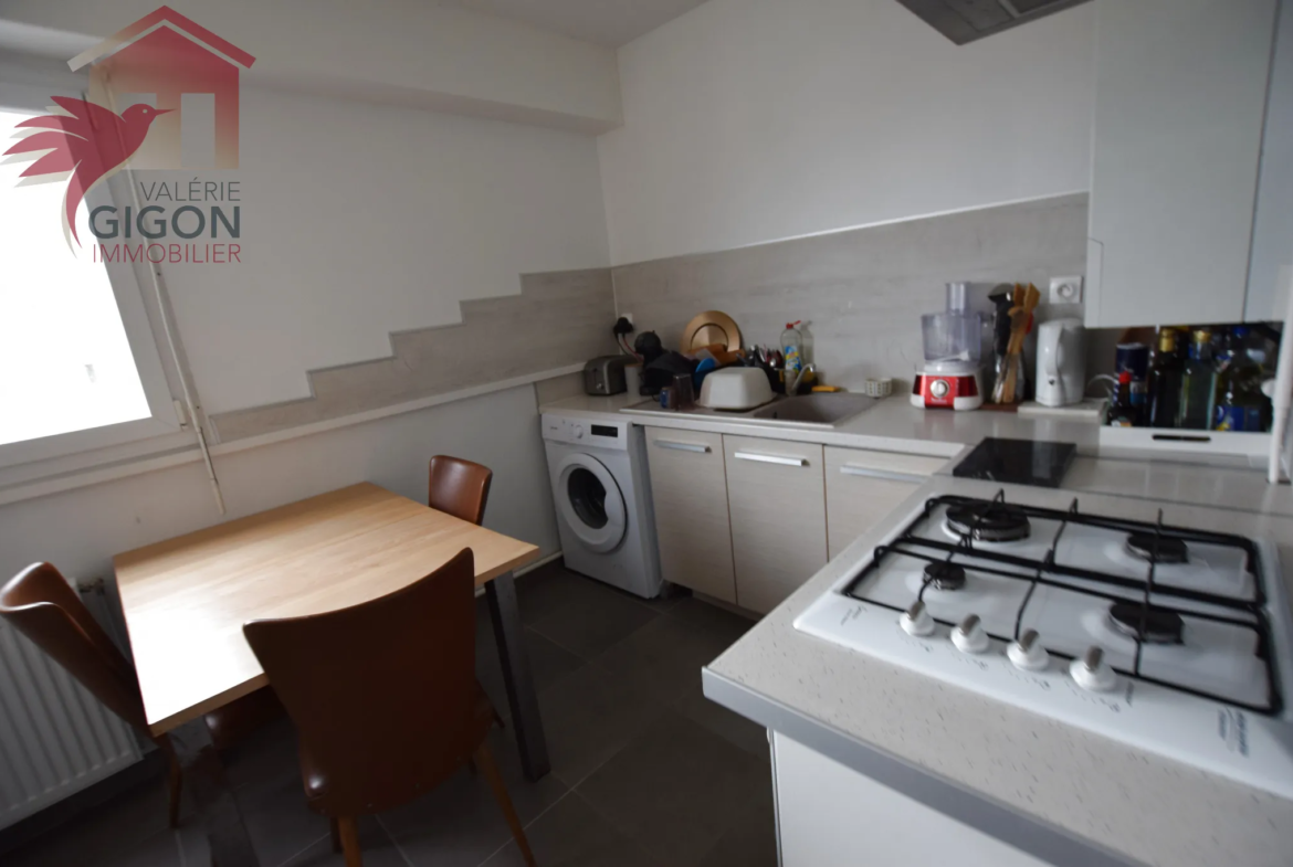 À vendre : Appartement F2 rénové avec terrasse à Grand-Charmont 