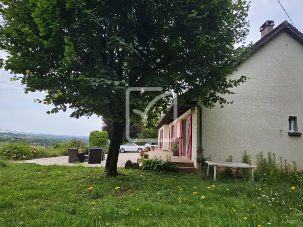 Maison de plain-pied à vendre à Yssandon avec vue imprenable