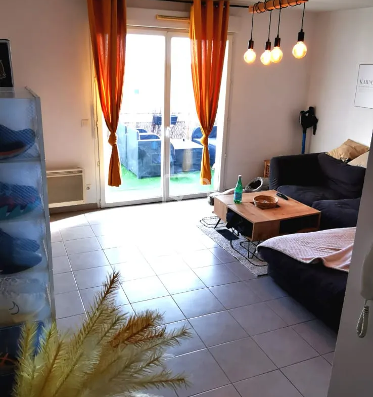 Joli appartement récent à Béziers avec loggia et parking 