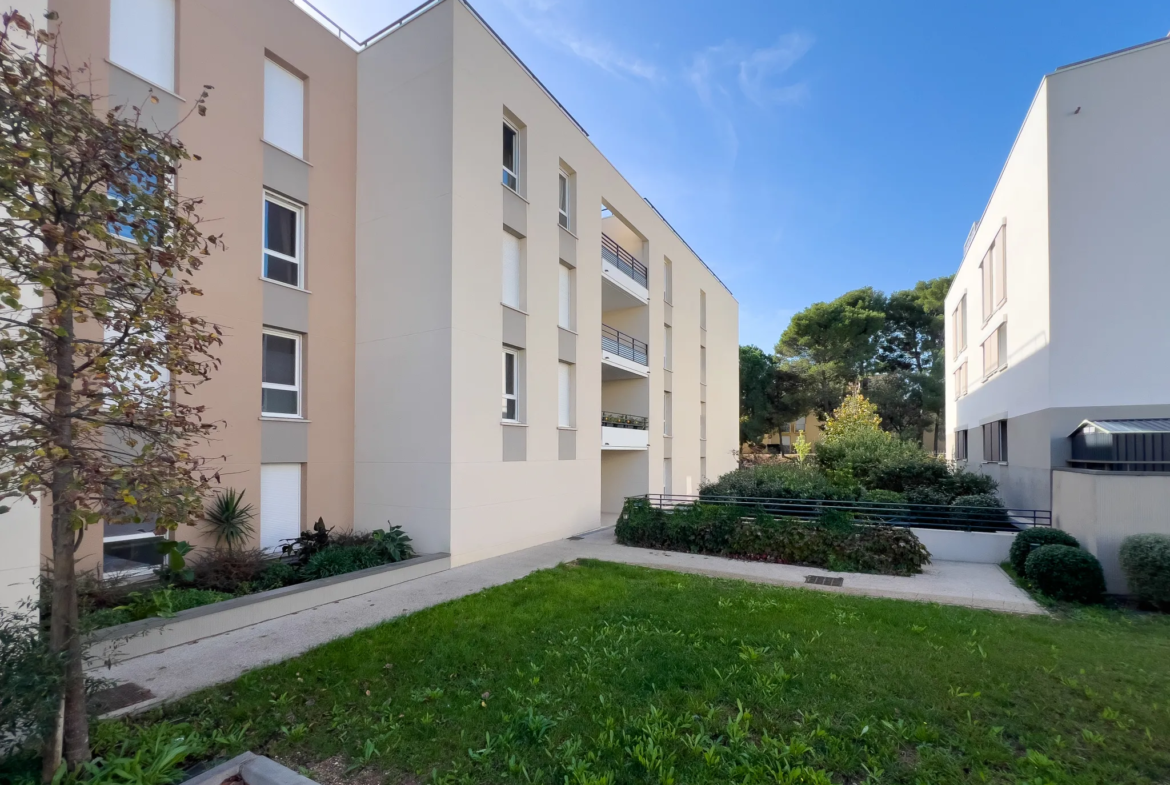 T2 standing avec terrasse et parking à La Londe-les-Maures 