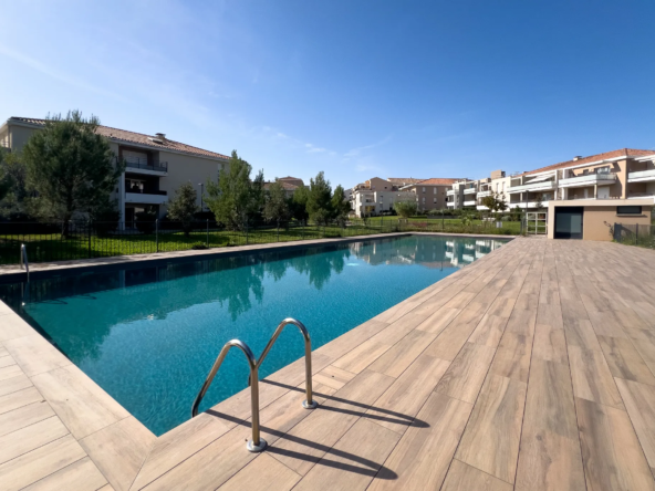 T2 standing avec terrasse et parking à La Londe-les-Maures