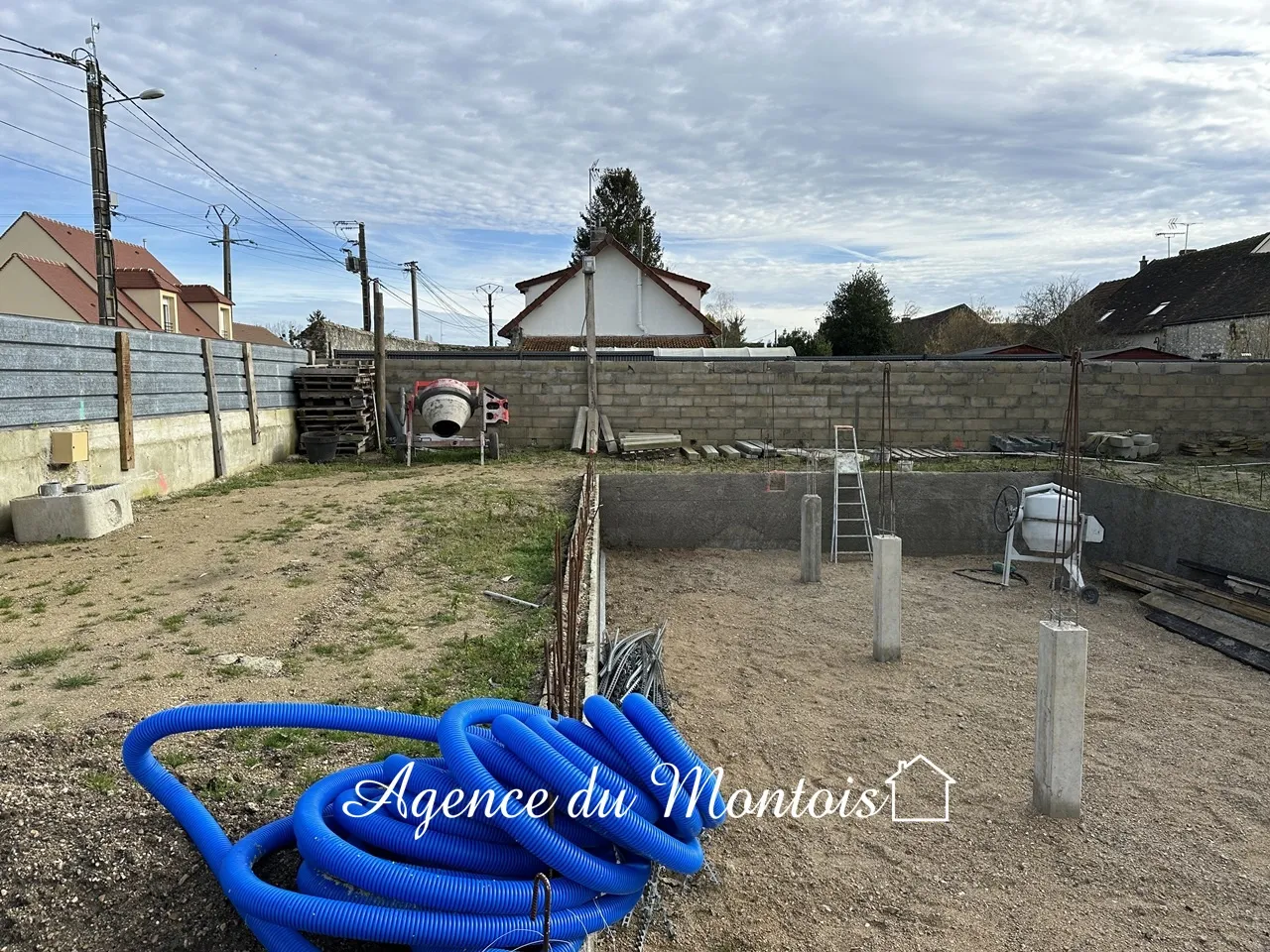 Terrain constructible à Donnemarie Dontilly de 552 m² à vendre 