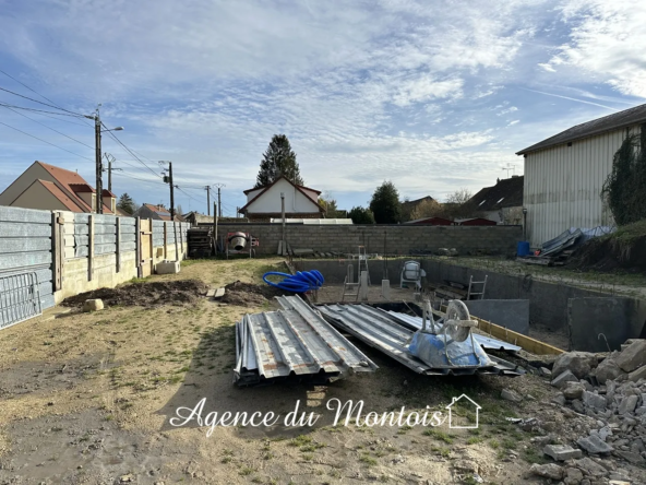 Terrain constructible à Donnemarie Dontilly de 552 m² à vendre