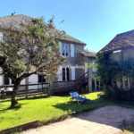 Maison familiale en coeur de bourg à St Priest de Gimel