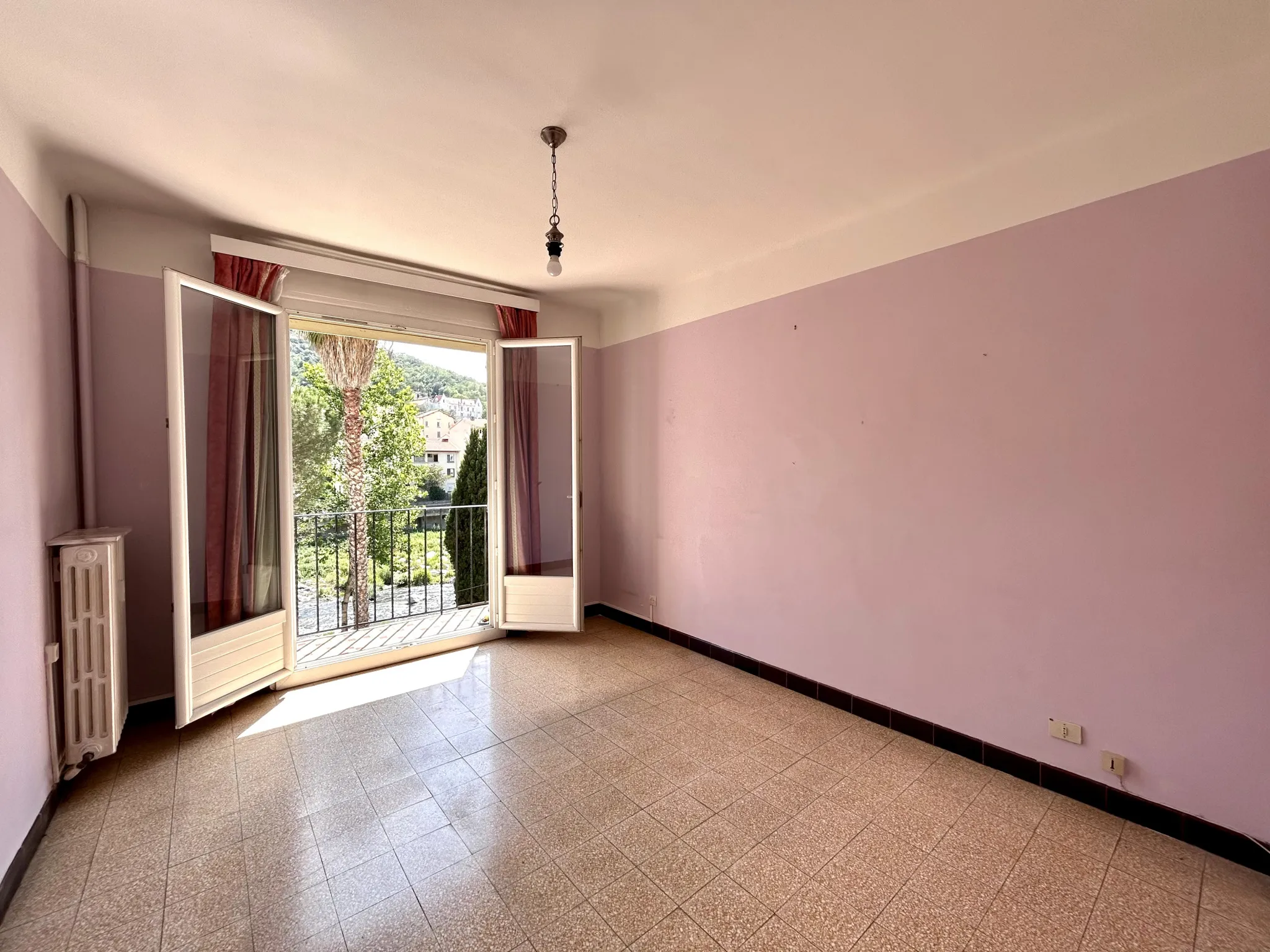 Charmant Appartement F2 avec Balcon à Amélie-les-Bains 