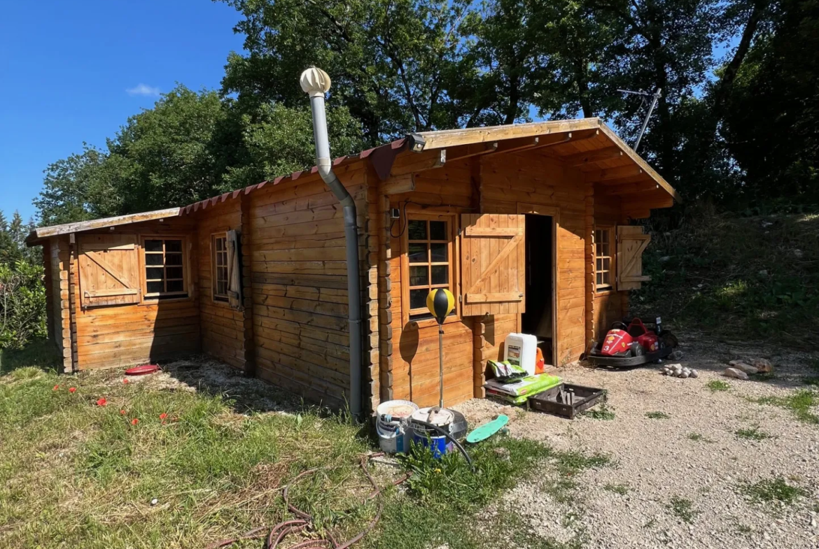 Belle villa de plain-pied avec chalet et piscine à Serignac 