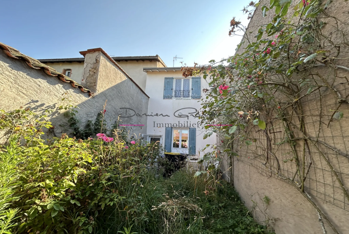 Maison de village à vendre à Neulise avec terrain 