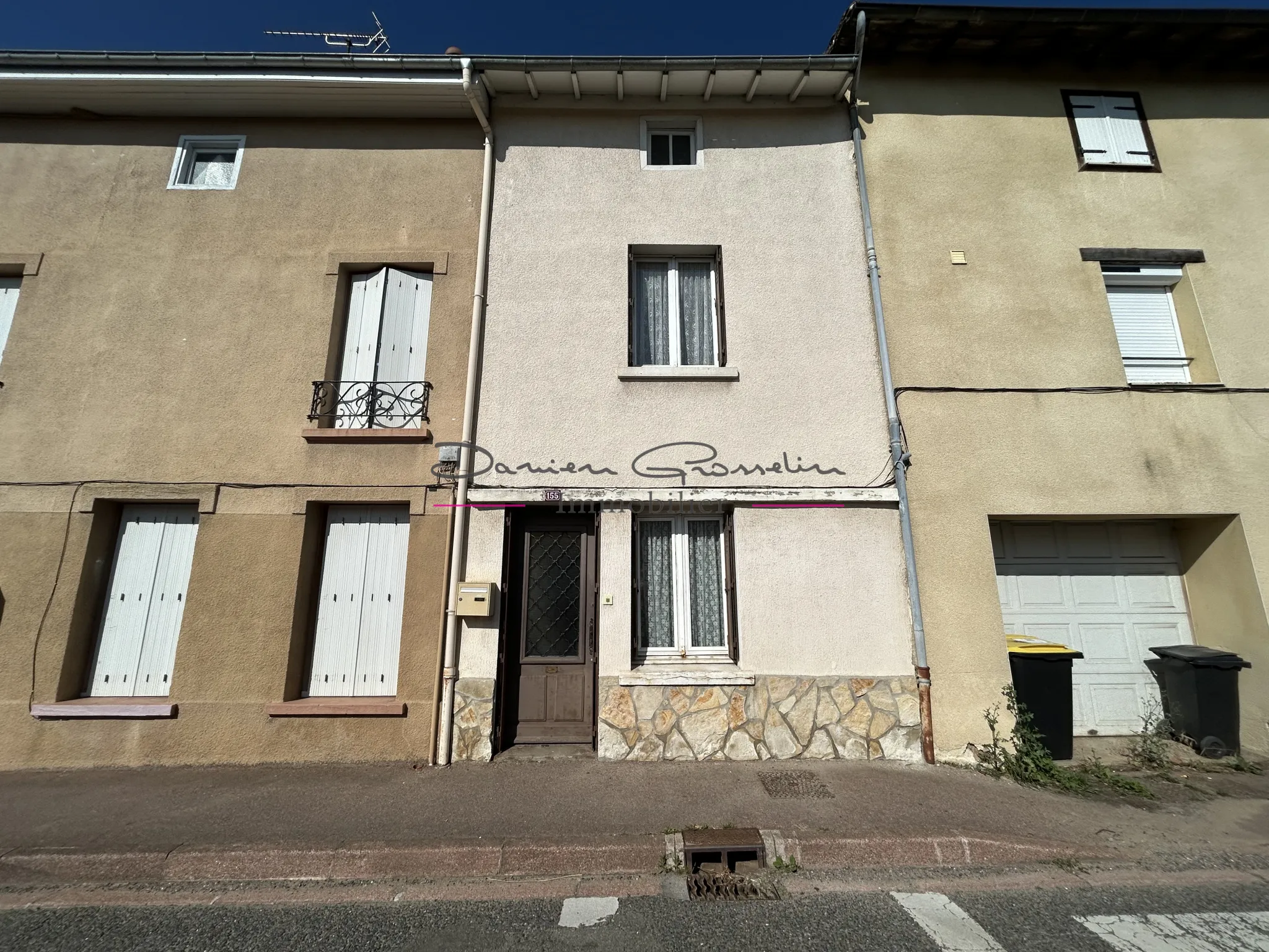 Maison de village à vendre à Neulise avec terrain 