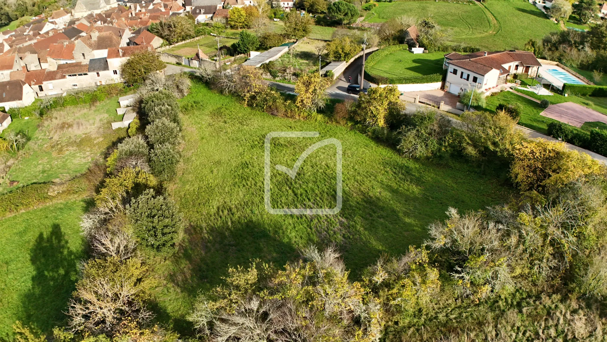 Terrain constructible de 2927 m² à Salviac avec commodités à proximité 