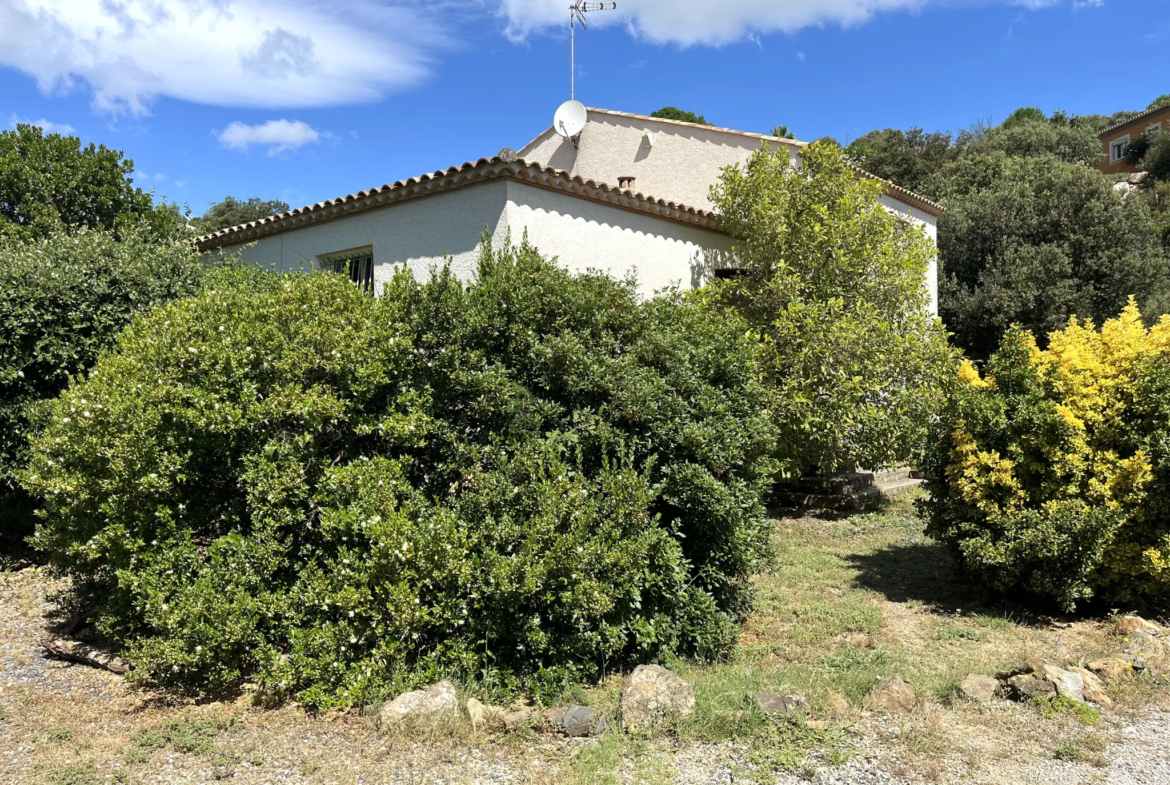 Maison de Campagne 5 pièces avec Piscine à Cabrerolles 