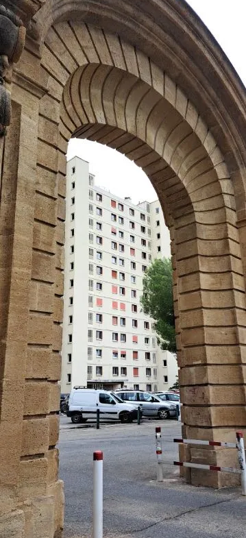 Appartement lumineux avec terrasse à Marseille 13009 