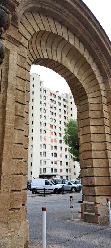 Appartement lumineux avec terrasse à Marseille 13009 