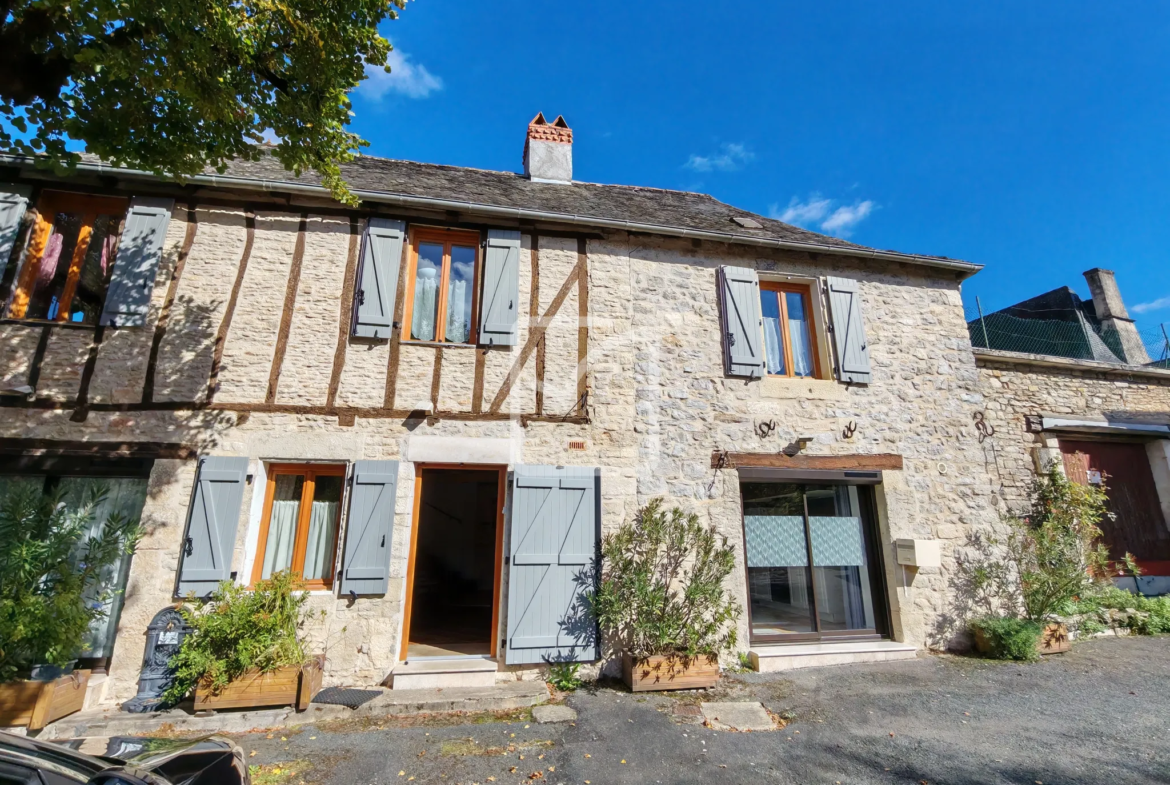 Maison de village restaurée à Condat-sur-Vezere 