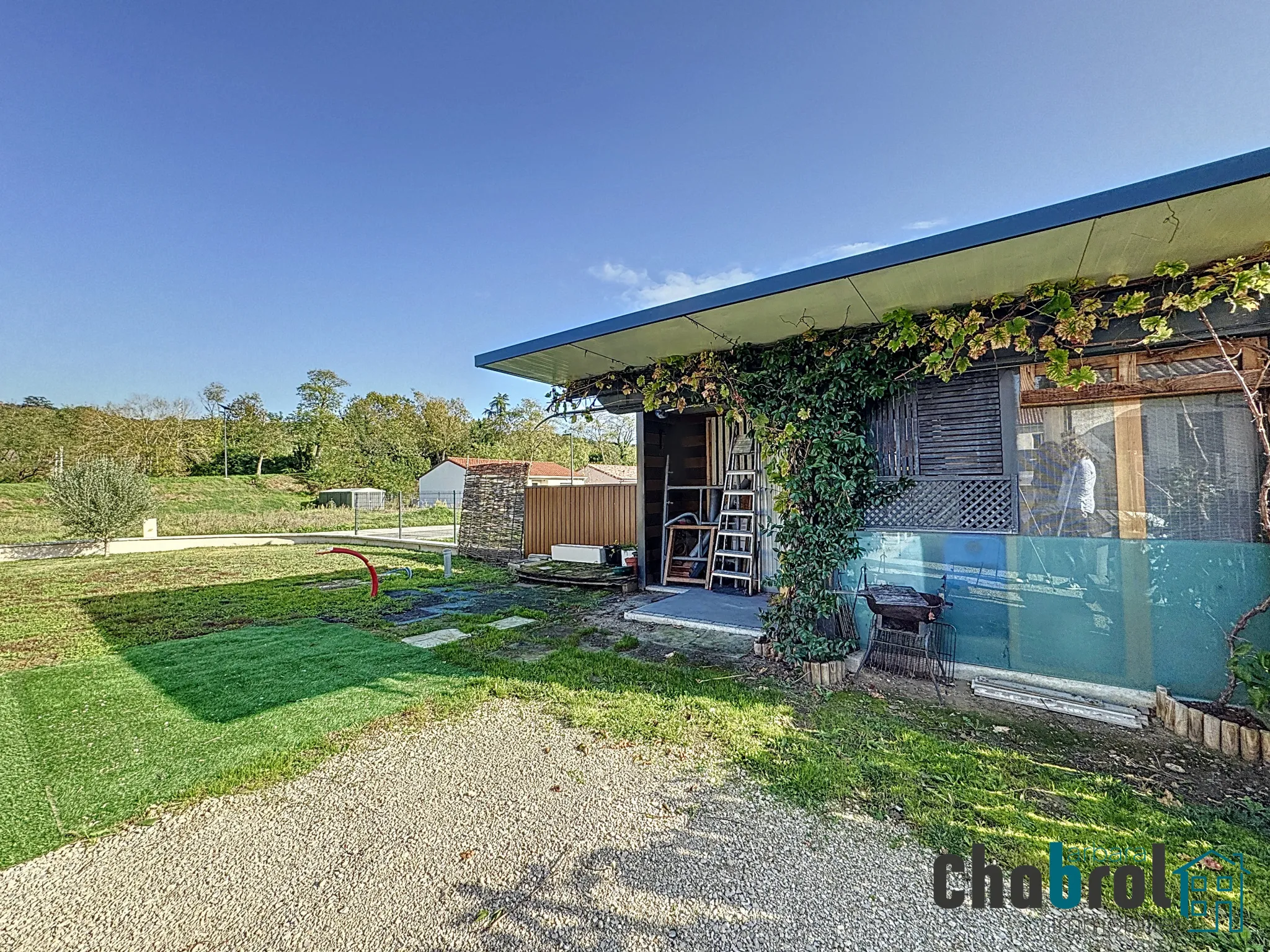 Charmante maison moderne à vendre à Pompignan 