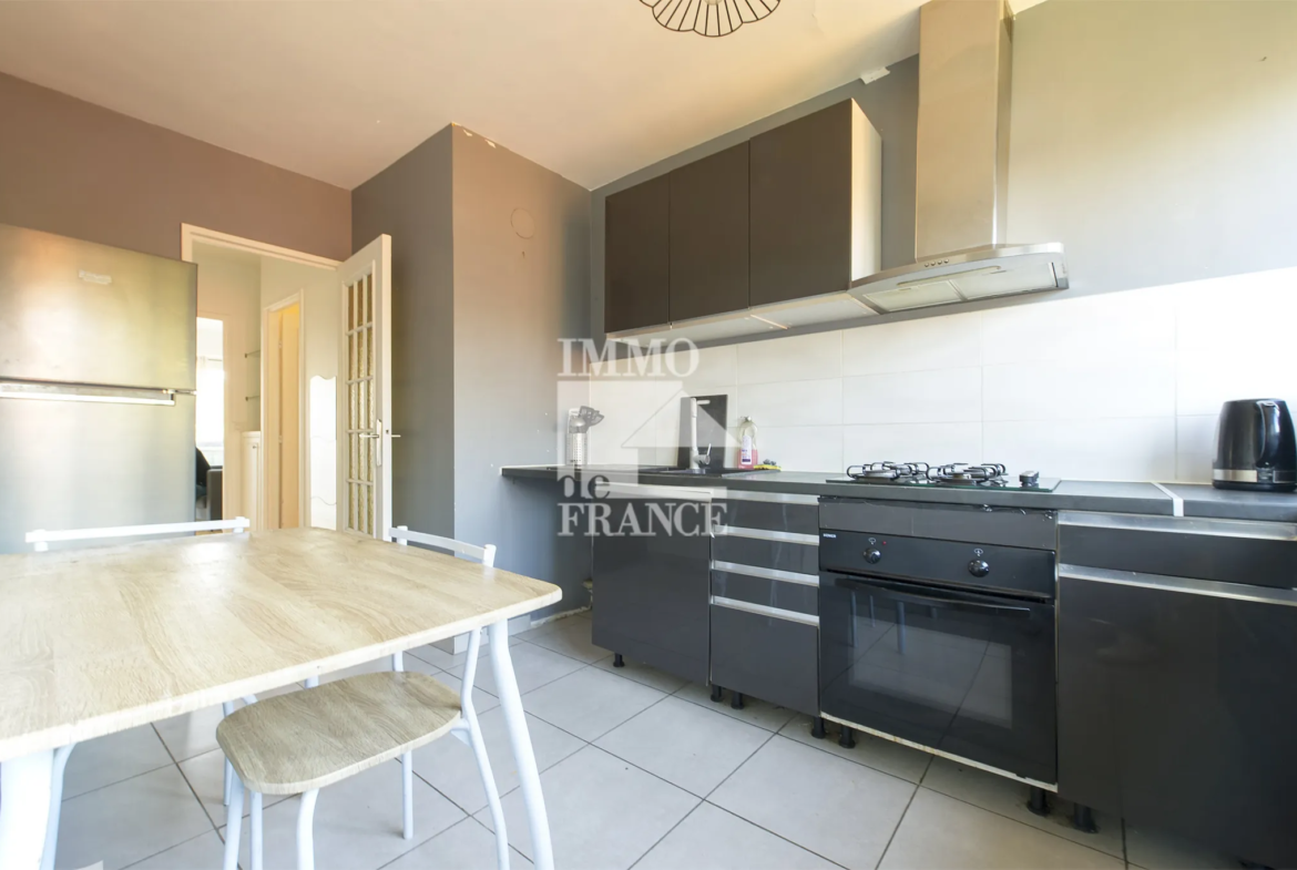 À vendre : Appartement de 82,62 m² avec 4 chambres à Pontoise 