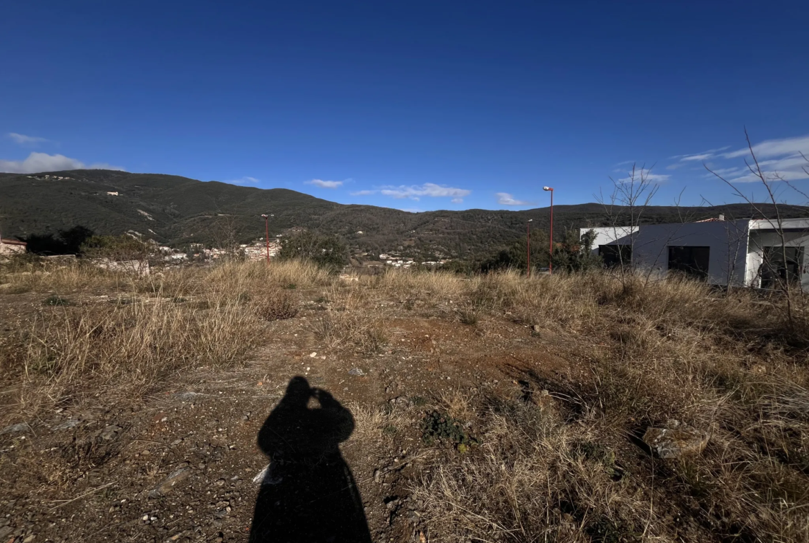 Terrain à bâtir avec belle vue à Amélie-les-Bains 