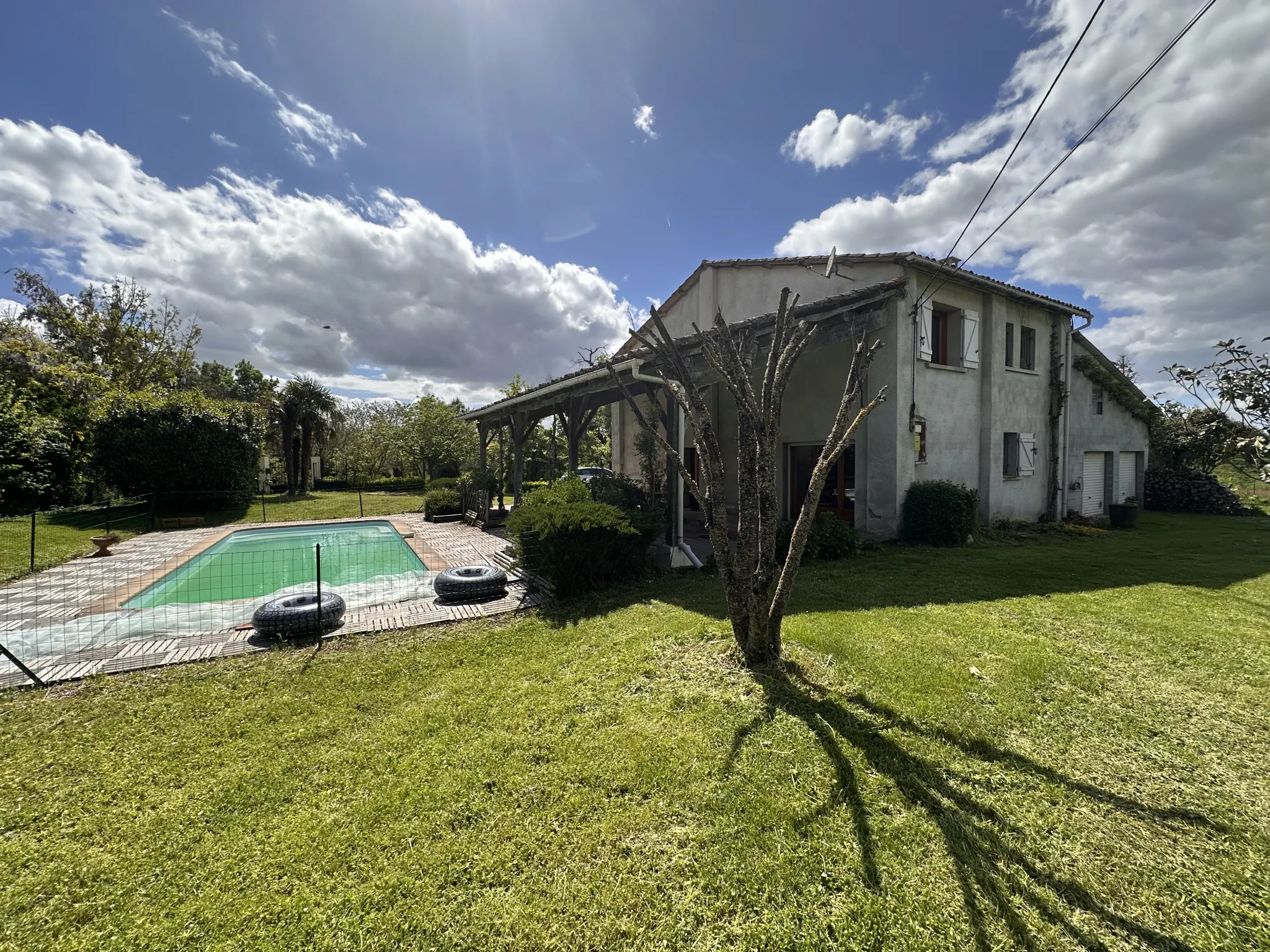 Très belle maison de village au calme sans vis-à-vis à Beaumont de Lomagne 