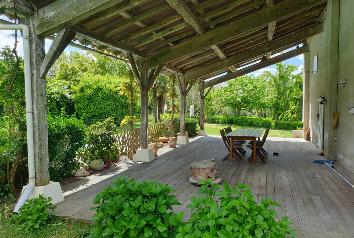 Très belle maison de village au calme sans vis-à-vis à Beaumont de Lomagne 