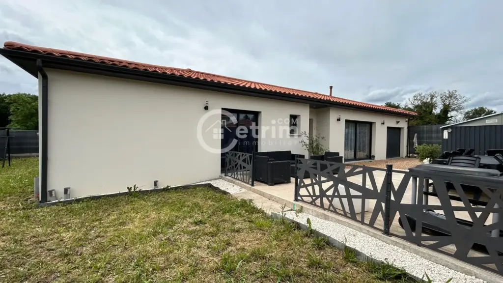 Maison contemporaine avec garage et jardin à Lezoux