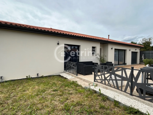 Maison contemporaine avec garage et jardin à Lezoux