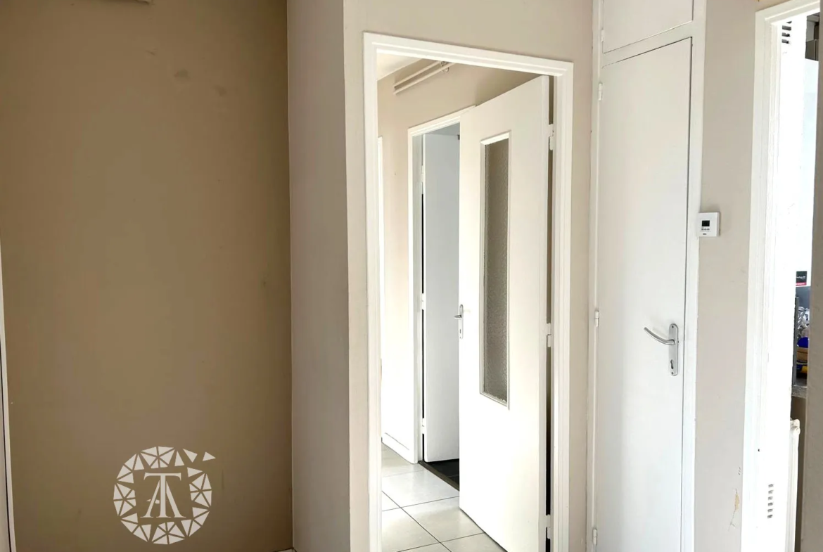 Appartement T3/4 à vendre sur la Place de la Sardane à Perpignan 