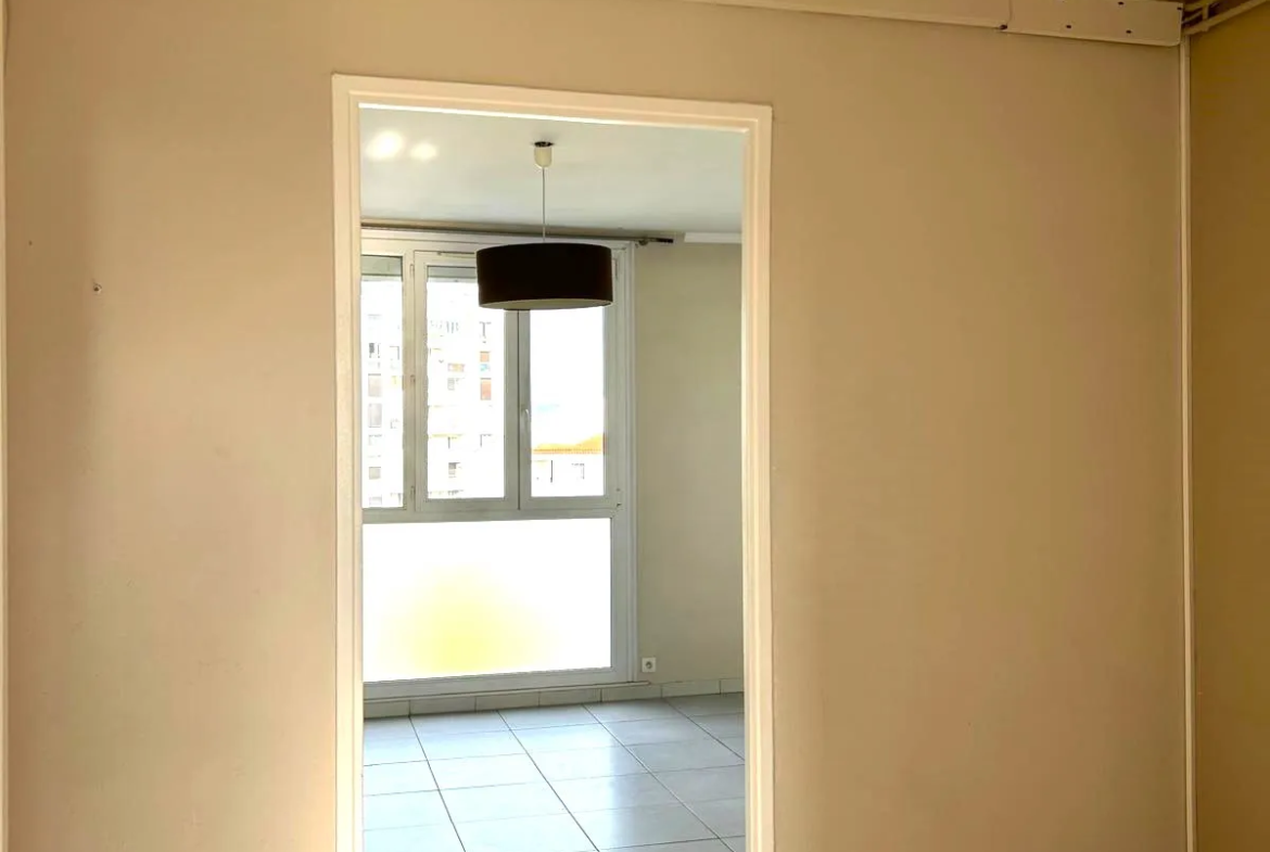 Appartement T3/4 à vendre sur la Place de la Sardane à Perpignan 