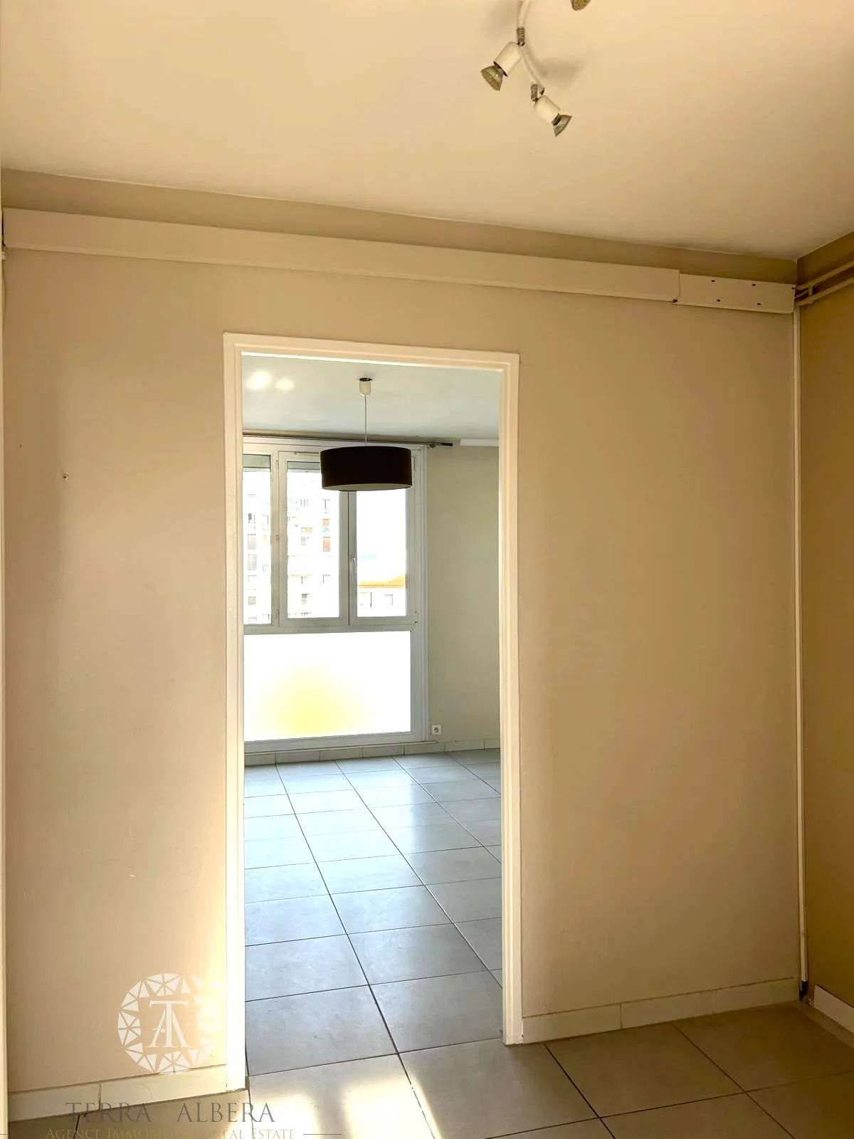 Appartement T3/4 à vendre sur la Place de la Sardane à Perpignan 