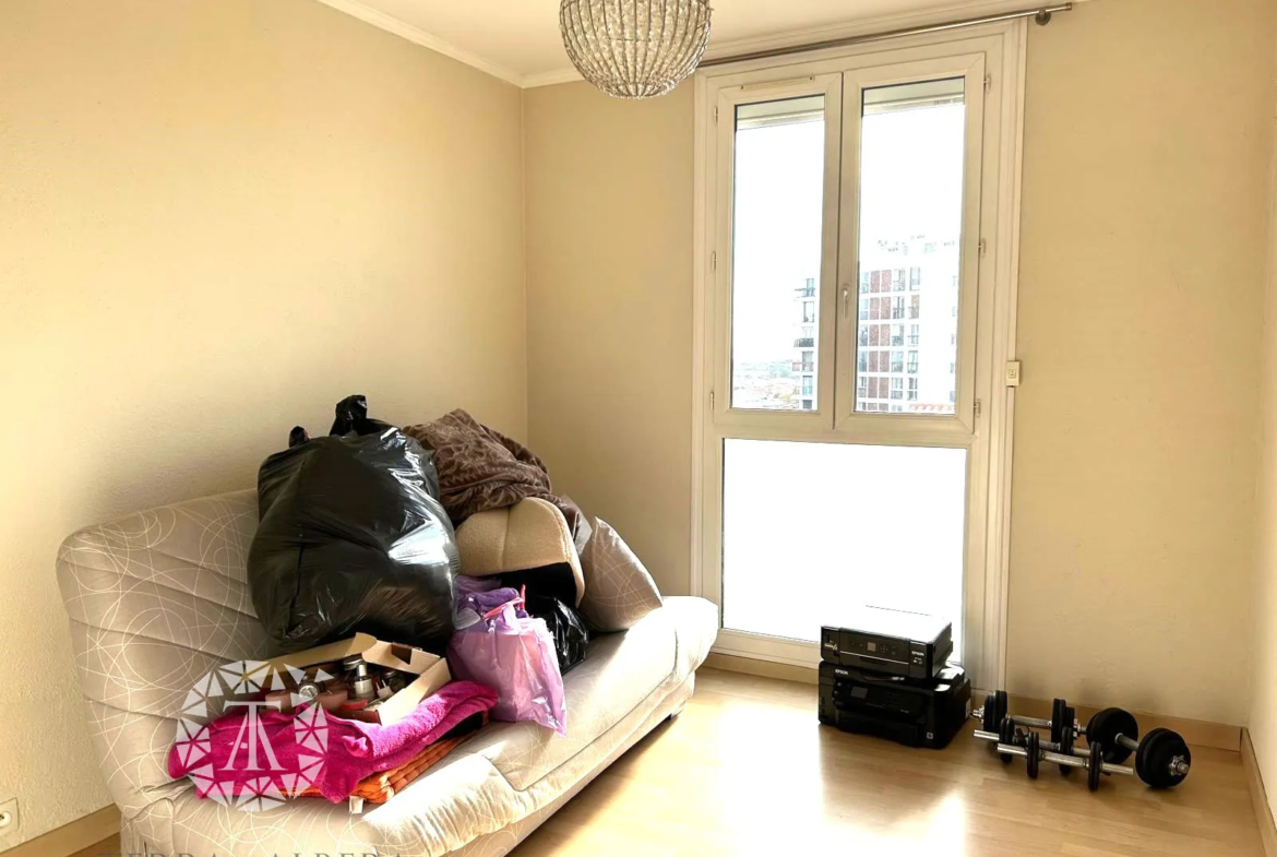 Appartement T3/4 à vendre sur la Place de la Sardane à Perpignan 