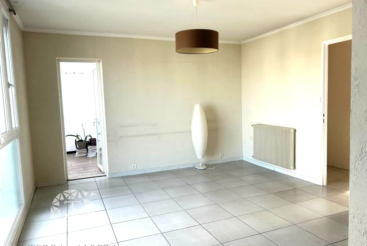 Appartement T3/4 à vendre sur la Place de la Sardane à Perpignan 