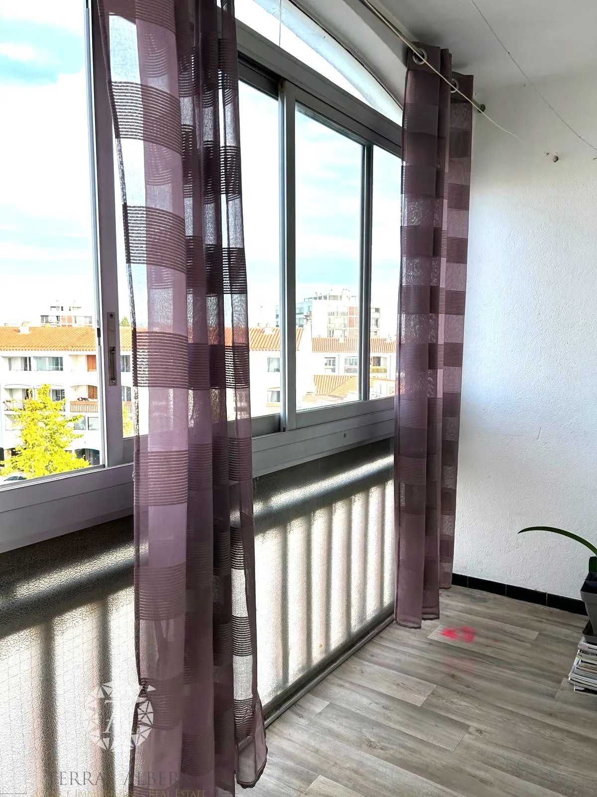 Appartement T3/4 à vendre sur la Place de la Sardane à Perpignan 