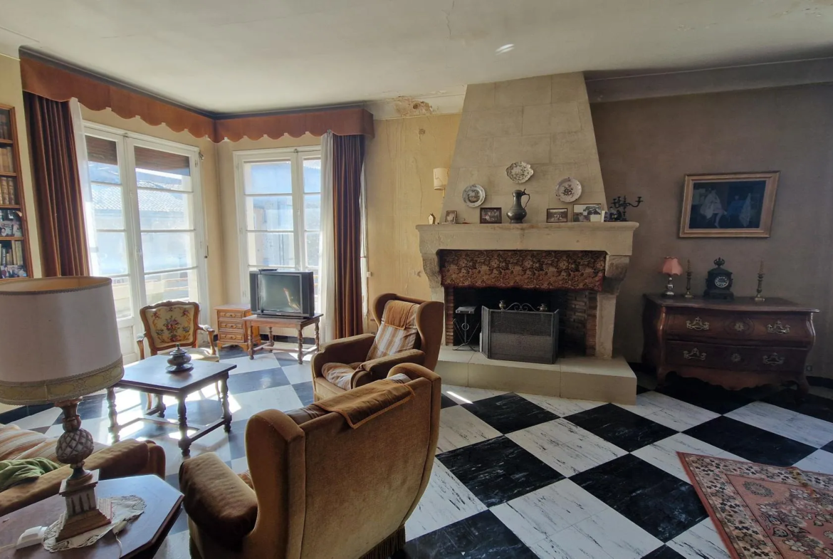 À vendre : Appartement spacieux à Pont Saint Esprit de 153 m² 