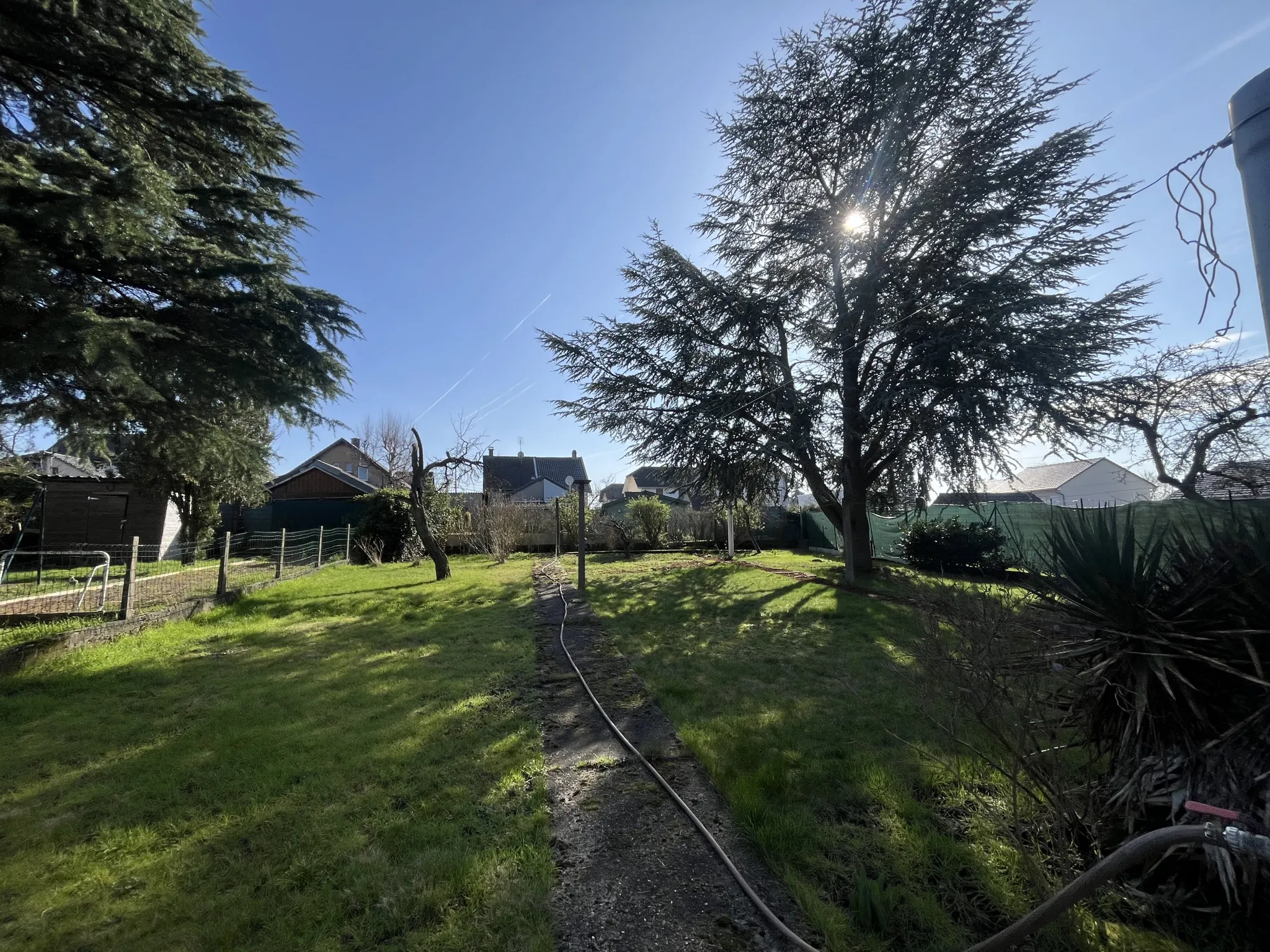 Maison familiale à vendre à L'Hôpital avec jardin 