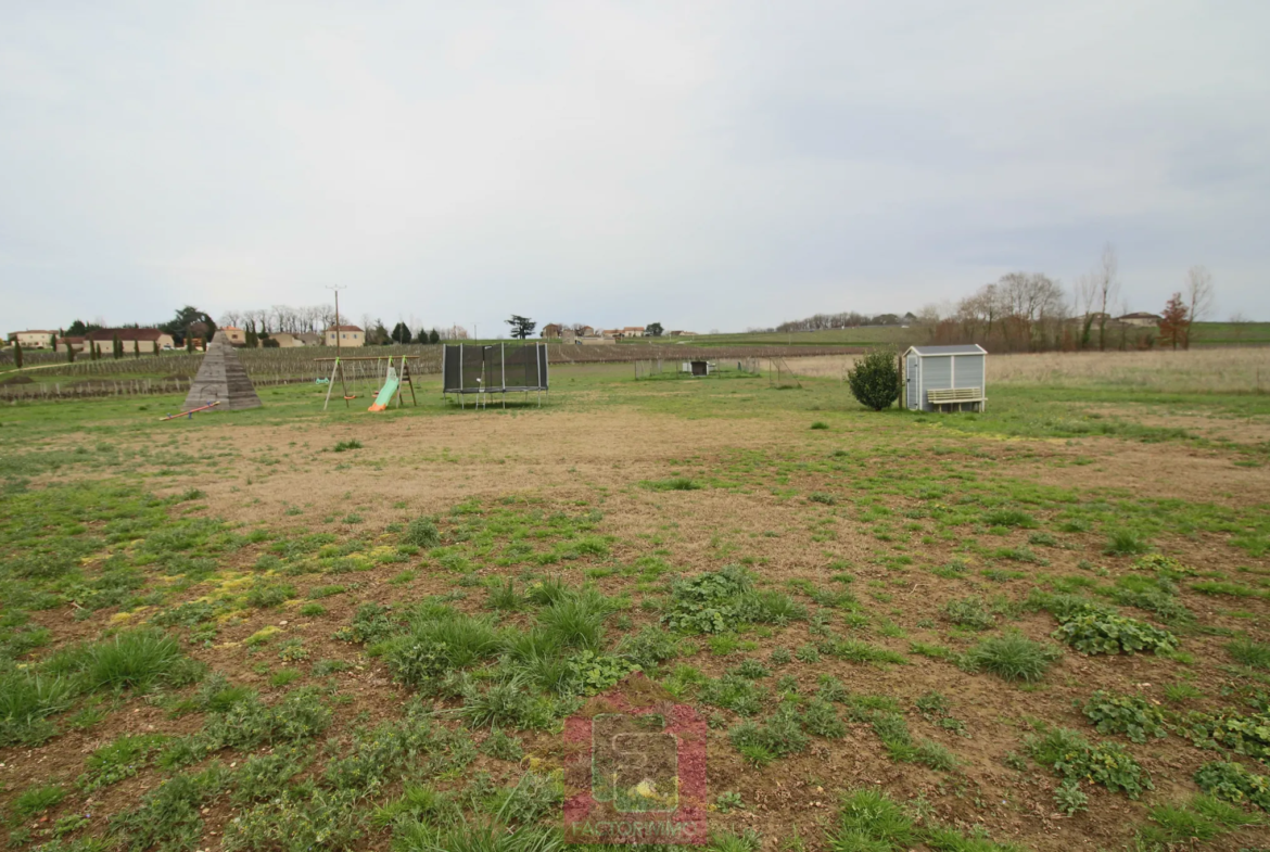 Maison moderne avec 4 chambres à vendre près de Puy l'Évêque 