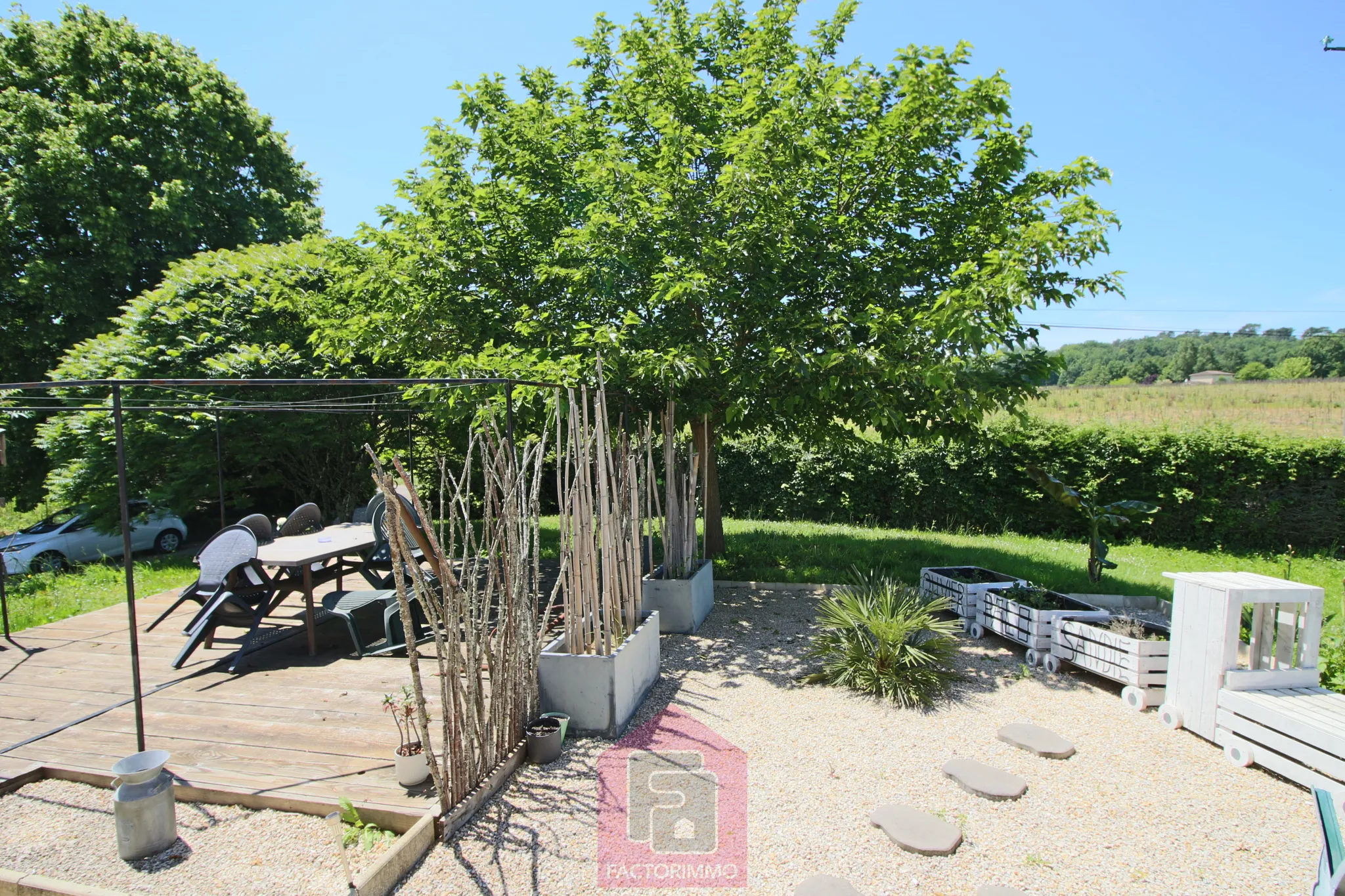 Maison moderne avec 4 chambres à vendre près de Puy l'Évêque 