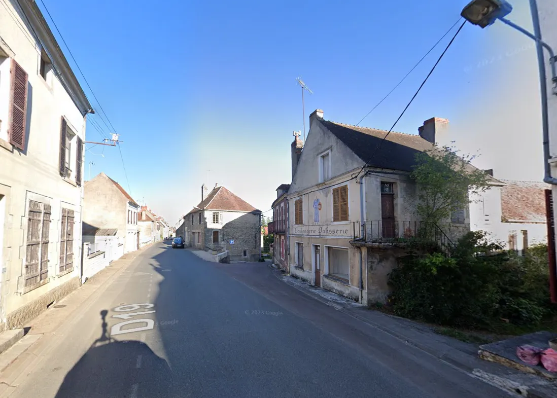 À vendre : ancienne boulangerie avec terrain à Corvol-L'Orgeuilleux 