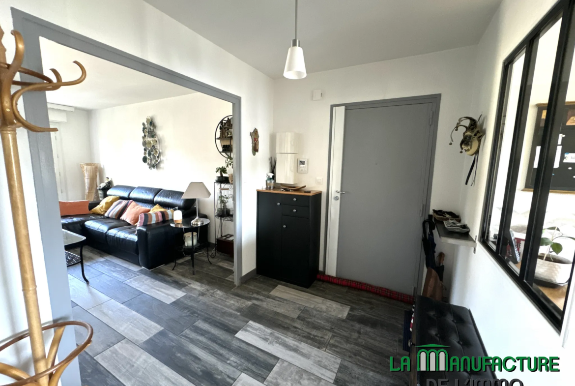 Appartement T5 rénové à vendre - Balcons, garage, et parking à Saint-Étienne 