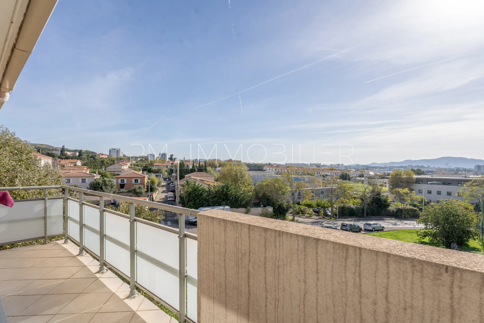 À vendre : Appartement T3 à Marseille 15ème avec vue sur la mer 