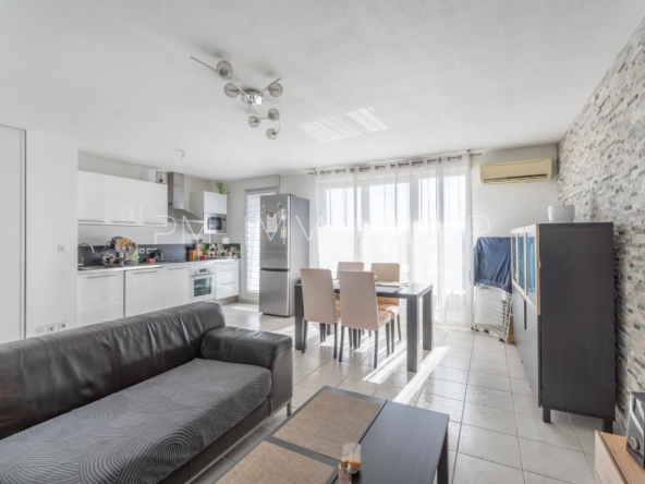 À vendre : Appartement T3 à Marseille 15ème avec vue sur la mer