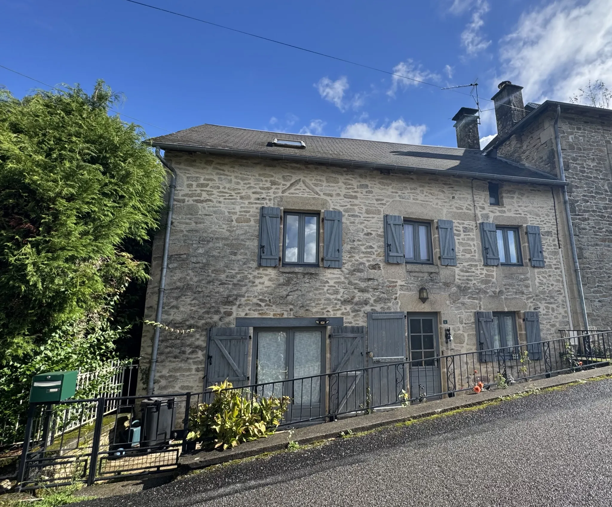 Maison à Madranges en Corrèze avec piscine 