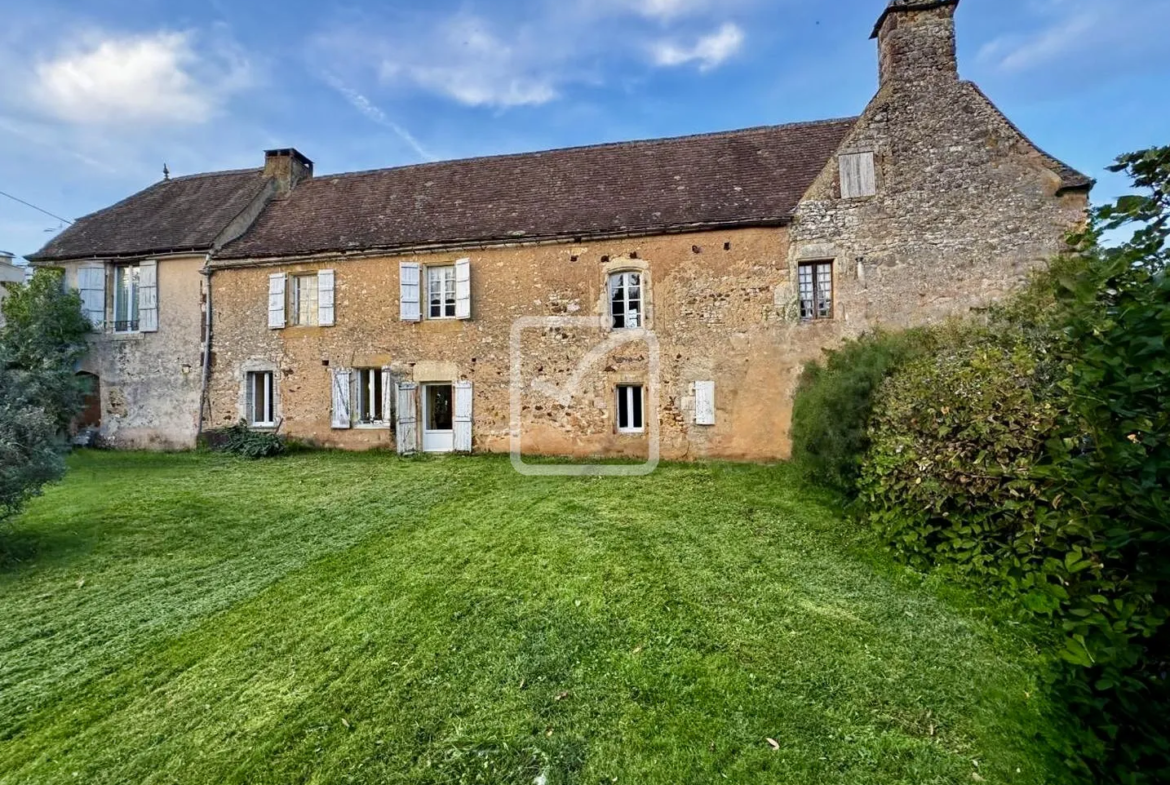 Charmant ensemble immobilier avec Longère de 1850 aux Portes du Périgord Noir et du Quercy 